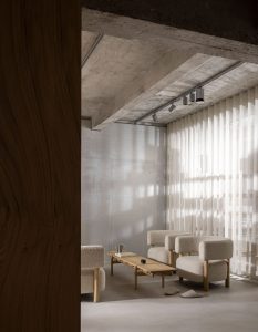 La palma chair Dubai Sharjha Abu dhabi